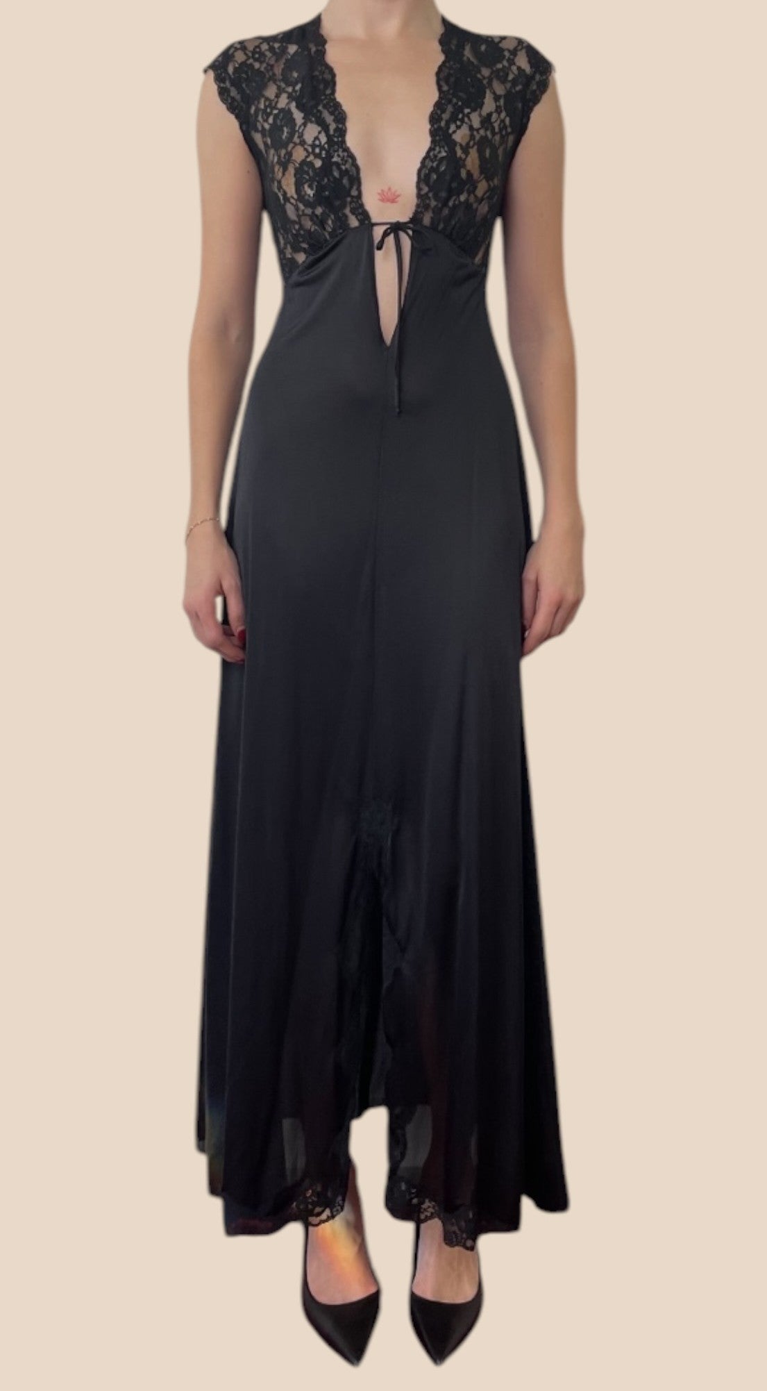 Bob Mackie Black Sheer Floral Lace Cap Sleeve Deep V-Neck Maxi Dress